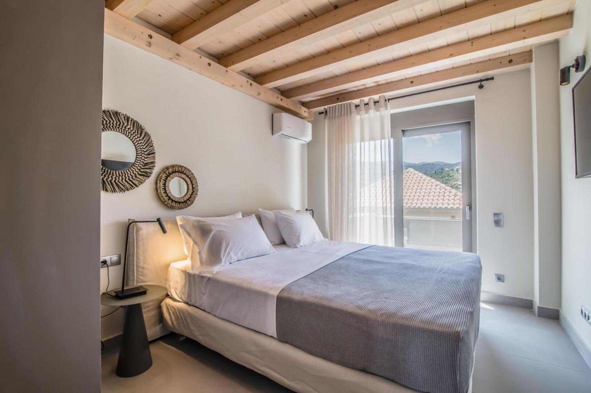 Blue Symphony Suites Apartments Нікіана Екстер'єр фото
