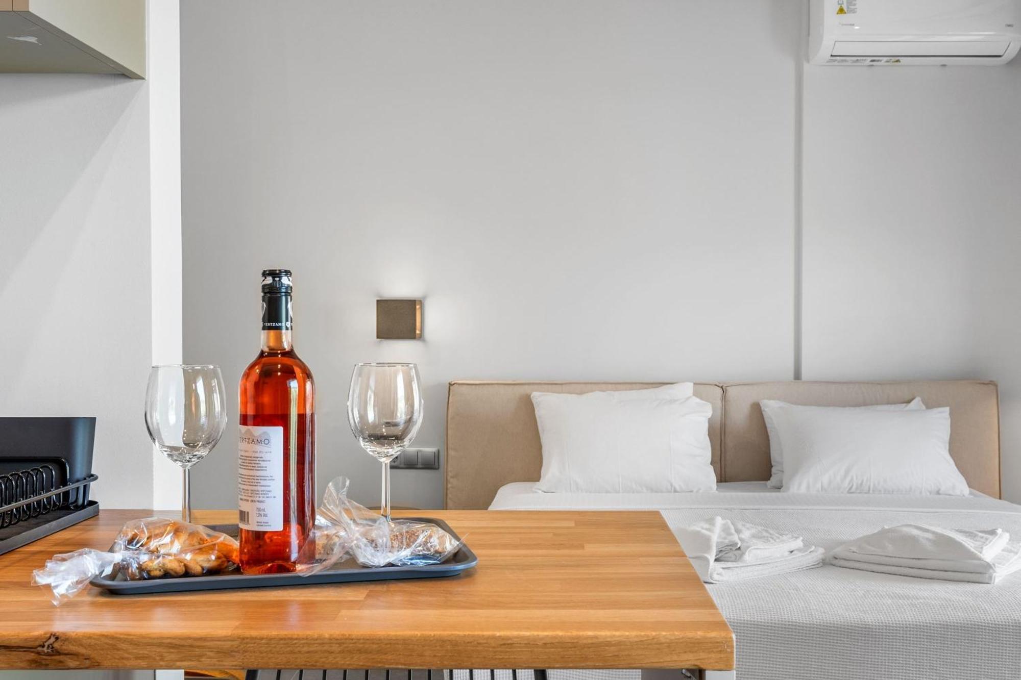 Blue Symphony Suites Apartments Нікіана Екстер'єр фото